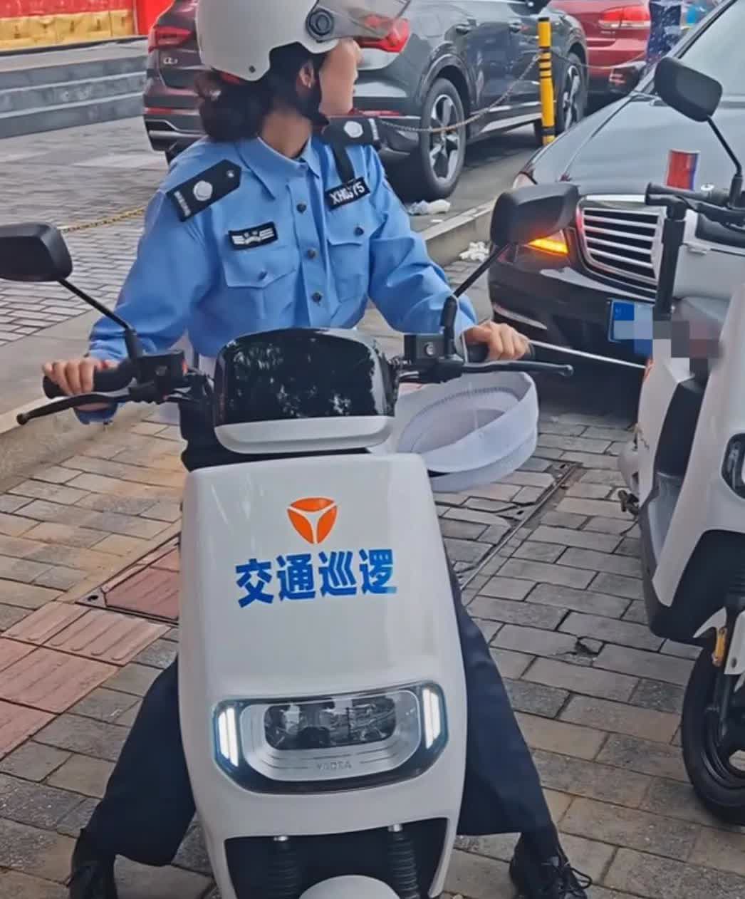 据说这是现在最火的女人