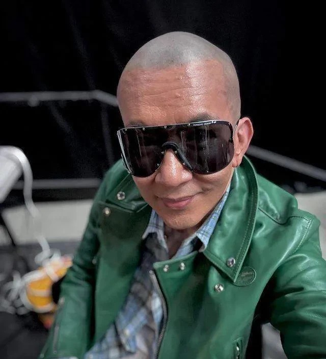笑抽了，S妈又发文了：我觉得需要一位可以陪我、拉我出门散步的朋友1、一定会开