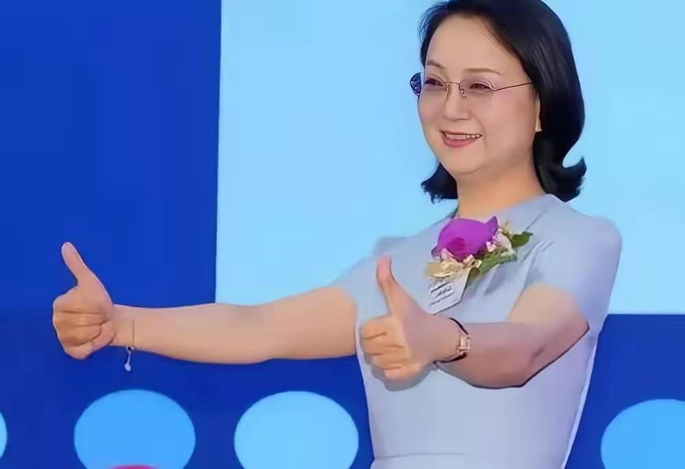 现在压力给到豪门二代这边不是继承家业就高枕无忧老一辈打拼的狠劲