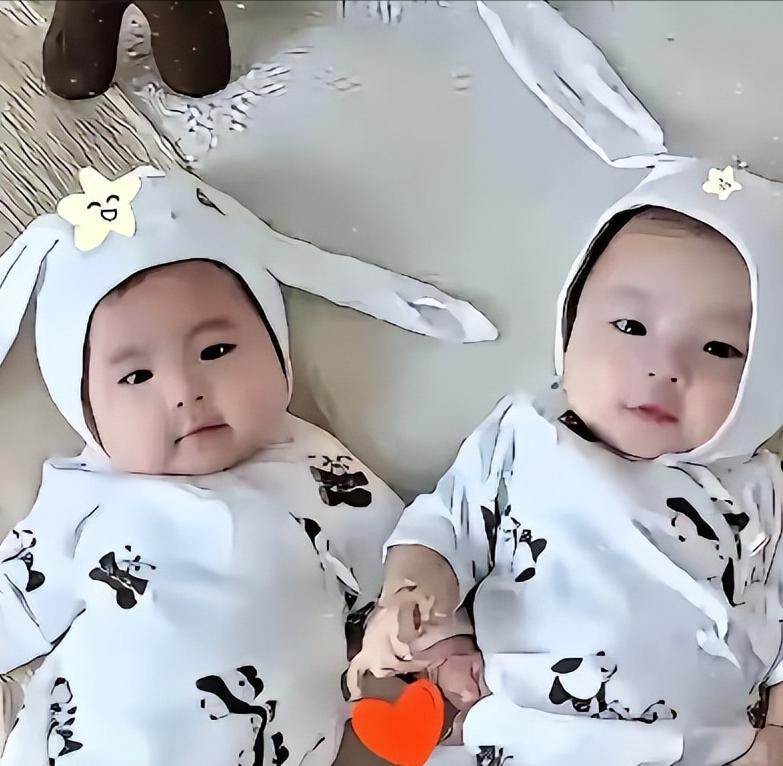 江苏盐城一24岁漂亮姑娘不幸未婚先孕，男方家眼看姑娘怀了珍贵的双胞胎肯定舍不得打