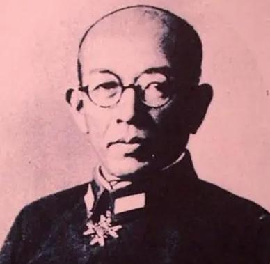 1939年，昆仑关，日军少将中村正雄正在训话，忽然腹部一热，鲜血直流。那会儿