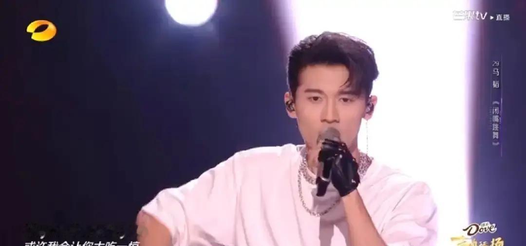 黄霄雲要开公司了？还签了单依纯、希林娜依高、陈卓璇这三位顶流？这消息听着就像