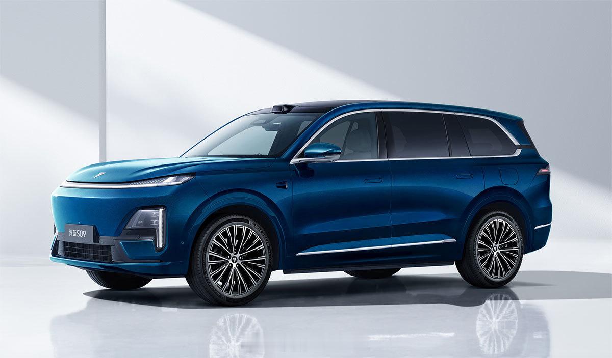 深蓝汽车今日发布全新电动SUV——S09！在5月23日的发布会上，这款车凭借前沿