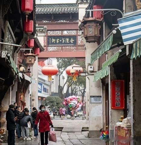 一、南京：名字是朱元璋“封”的南京的古称很多（金陵、建康、江宁），但“南京”