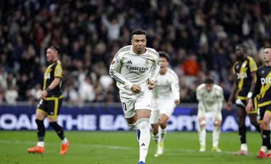 伯纳乌大清洗！皇马清洗仅他2人免死！伯纳乌更衣室现在空气都是凝固的。老佛爷弗洛