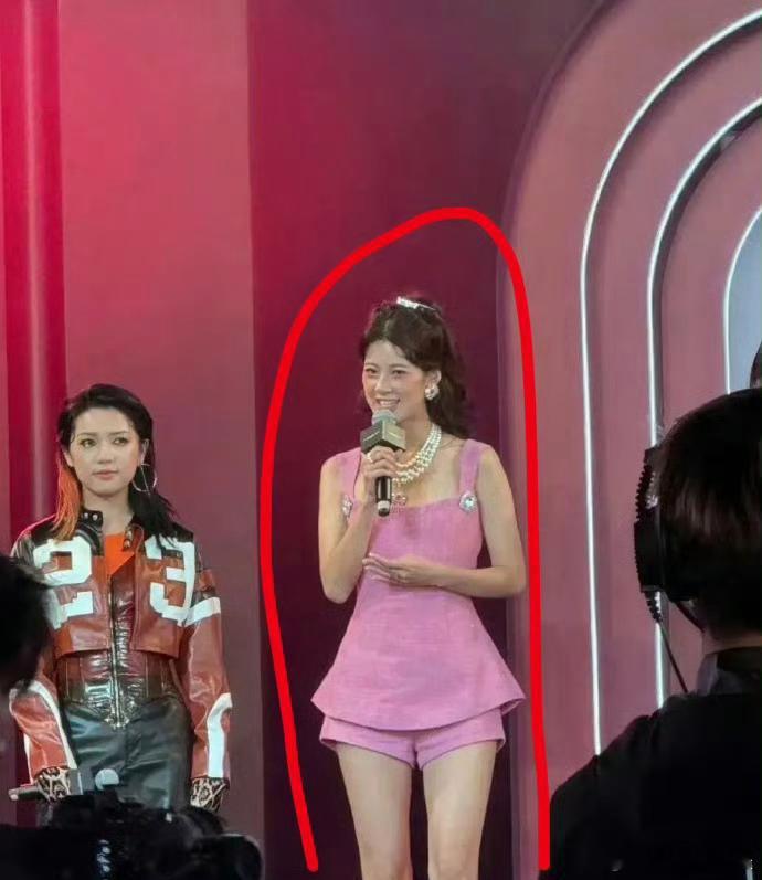 在花少5的时候真的好漂亮呀，可实际却是这样……不得不感叹，芒果的妆造简直无敌了，