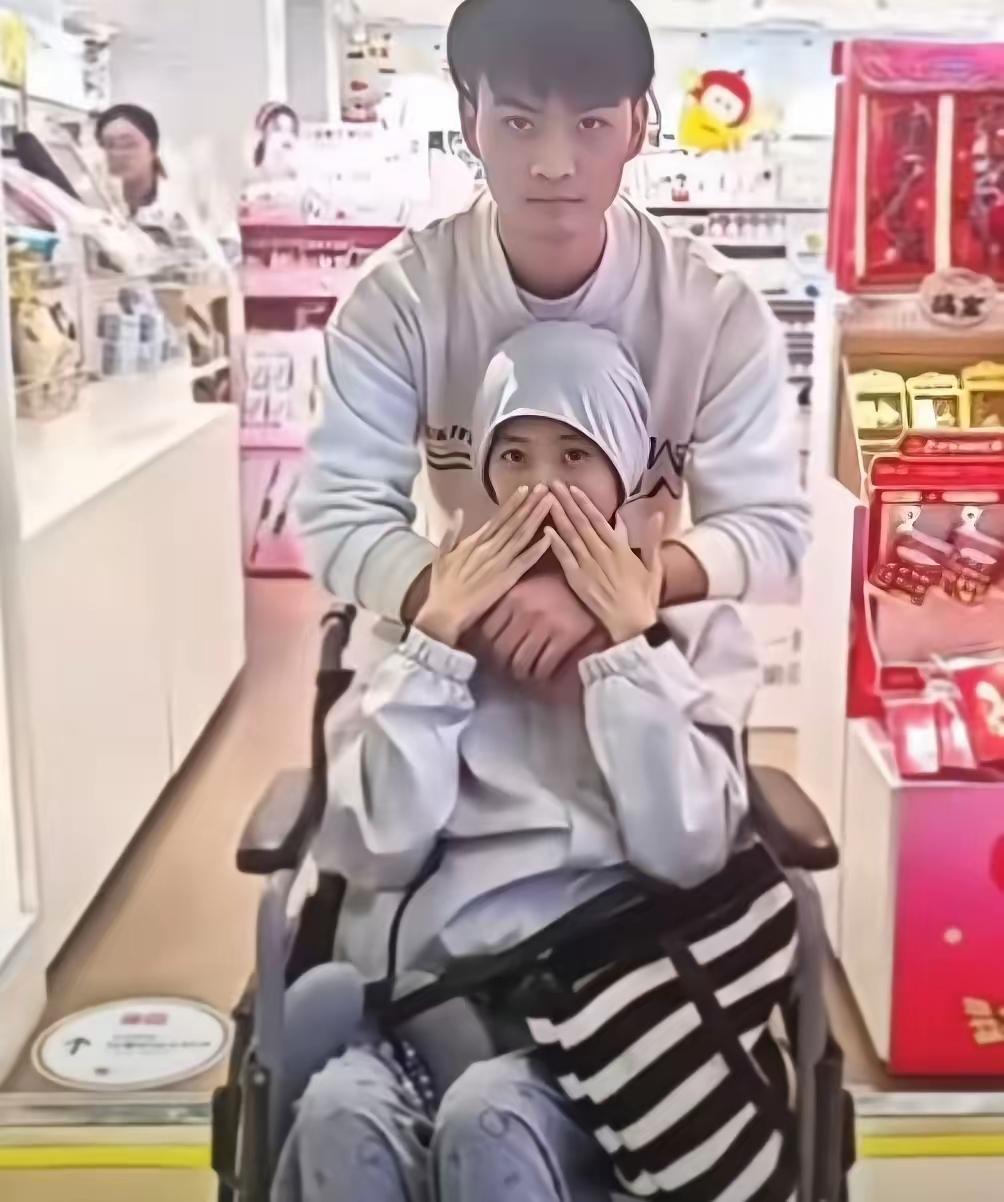 茂名姓李的小伙子，与他初恋女友抗癌的爱情乐章，被登上头条热搜！茂名姓李的小伙