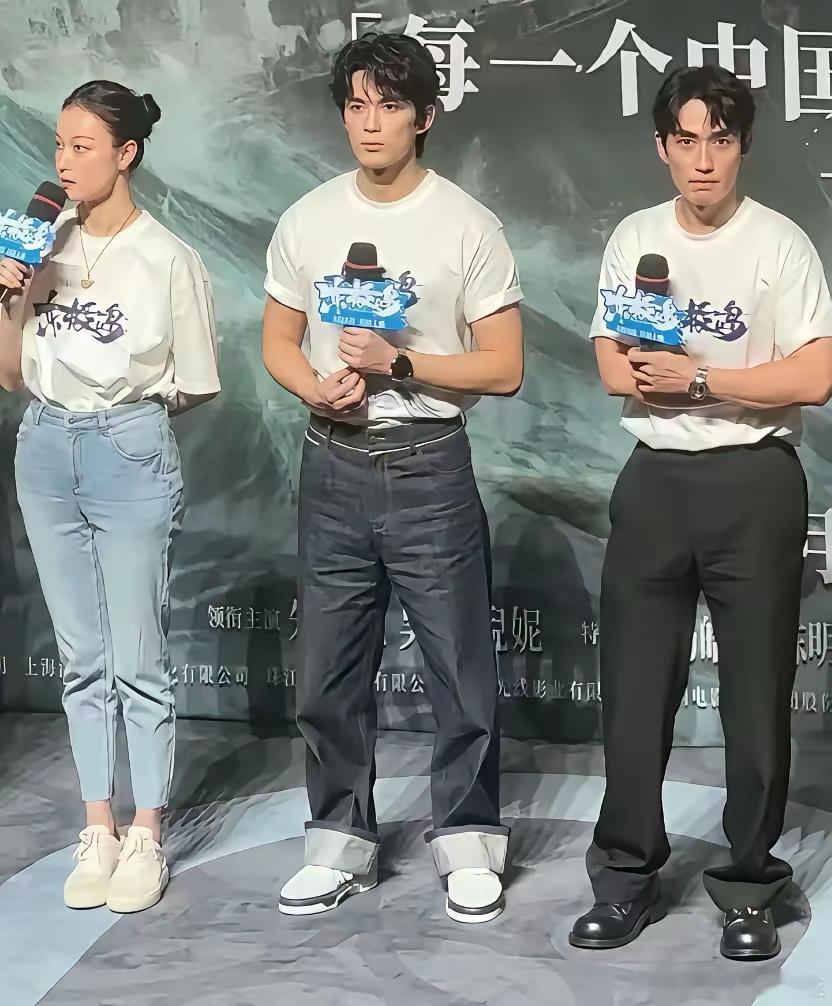 吴磊都这么壮了吗？这才是大家应该追求的健康身材，别再说以“瘦”为美了吴磊​​​