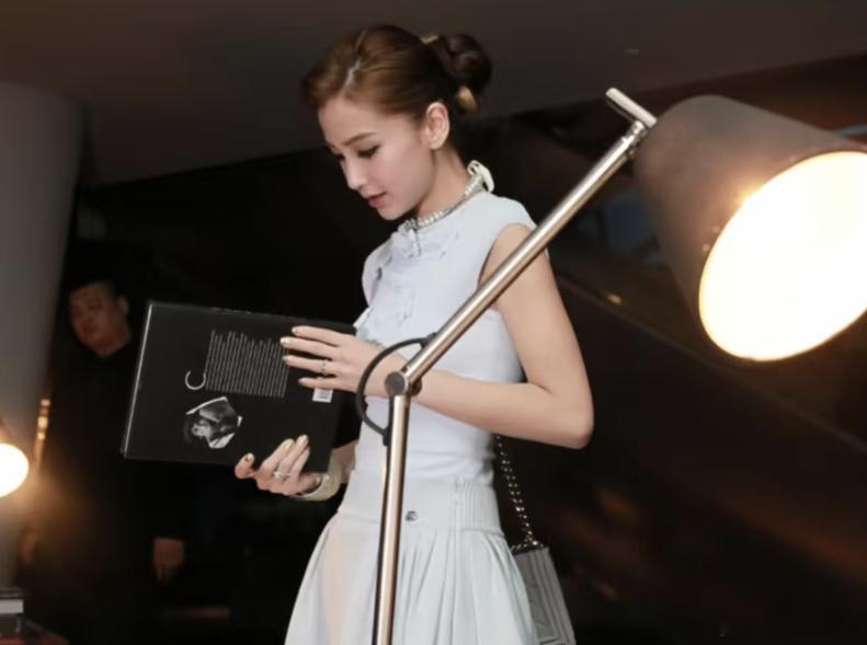 angelababy｜杨颖Angelababy版洋娃娃​​​