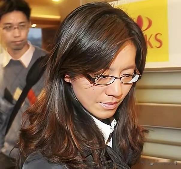 绿营“打手”检察官，这下玩完了！之前把蔡正元自己花钱都判刑的那个女检察官陈