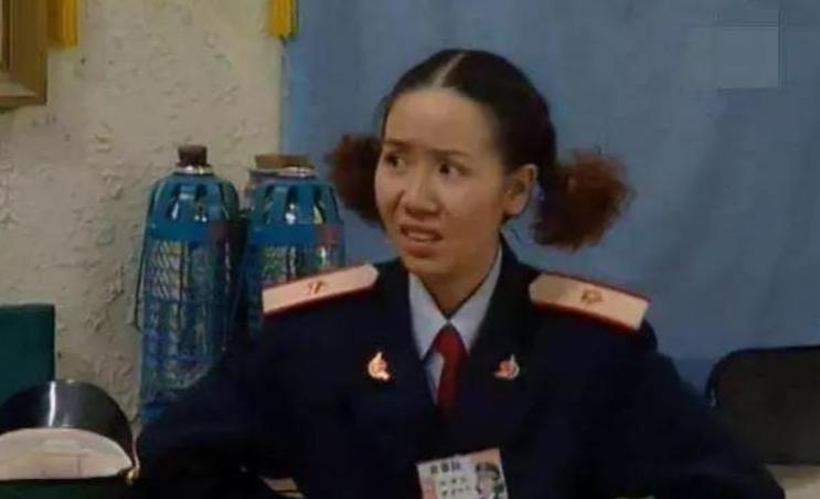 1988年，“中国最丑女演员”杨青到北影面试，监考老师对她说：“你的形象太差了，