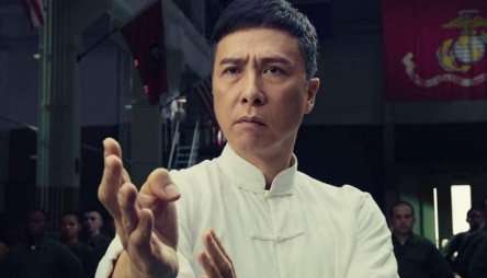 2008年，黄百鸣筹拍《叶问》时，他邀请李连杰出演叶问，可李连杰的片酬价格要1个