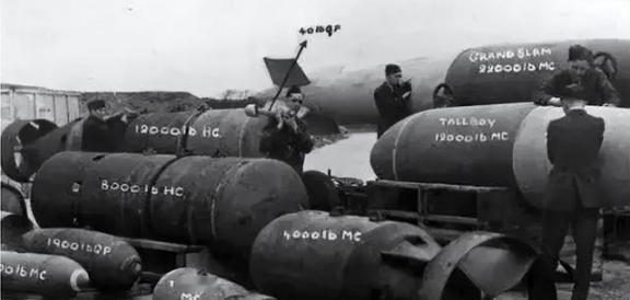 1961年，英国动用48枚核弹，计划轰炸中国，为何最终不敢动手1961年，英