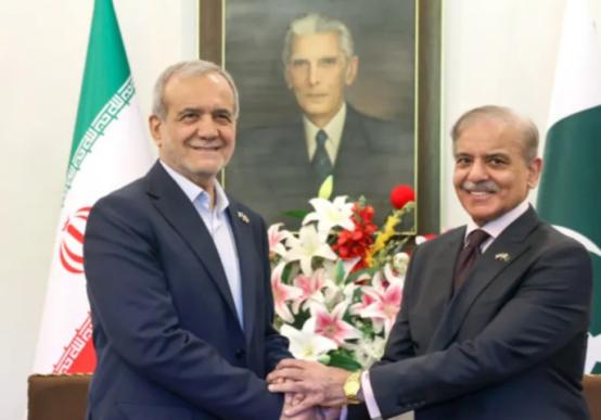 你们以为美伊谈判失败了，伊朗白去了伊斯兰堡一趟，实际上，白去的只有美国，伊朗收获