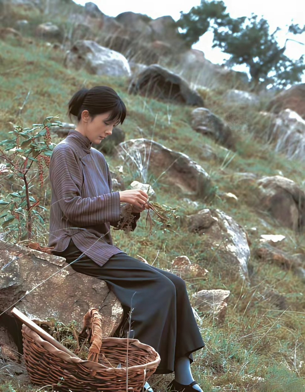 杨幂和赵丽颖的年代剧作品真的都好写实，无论是宁绣绣还是李秋萍镇长，都好像那个年代