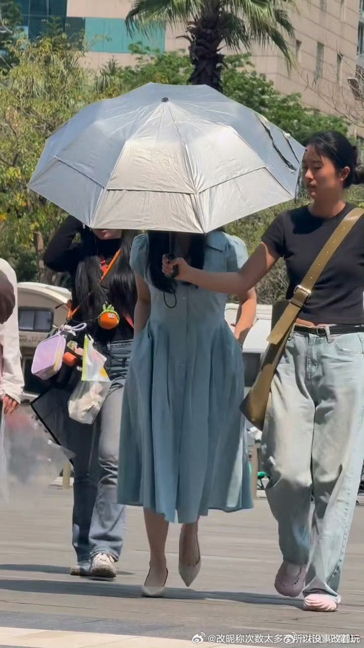 额沈月自己矮胖壮不关衣服事哈