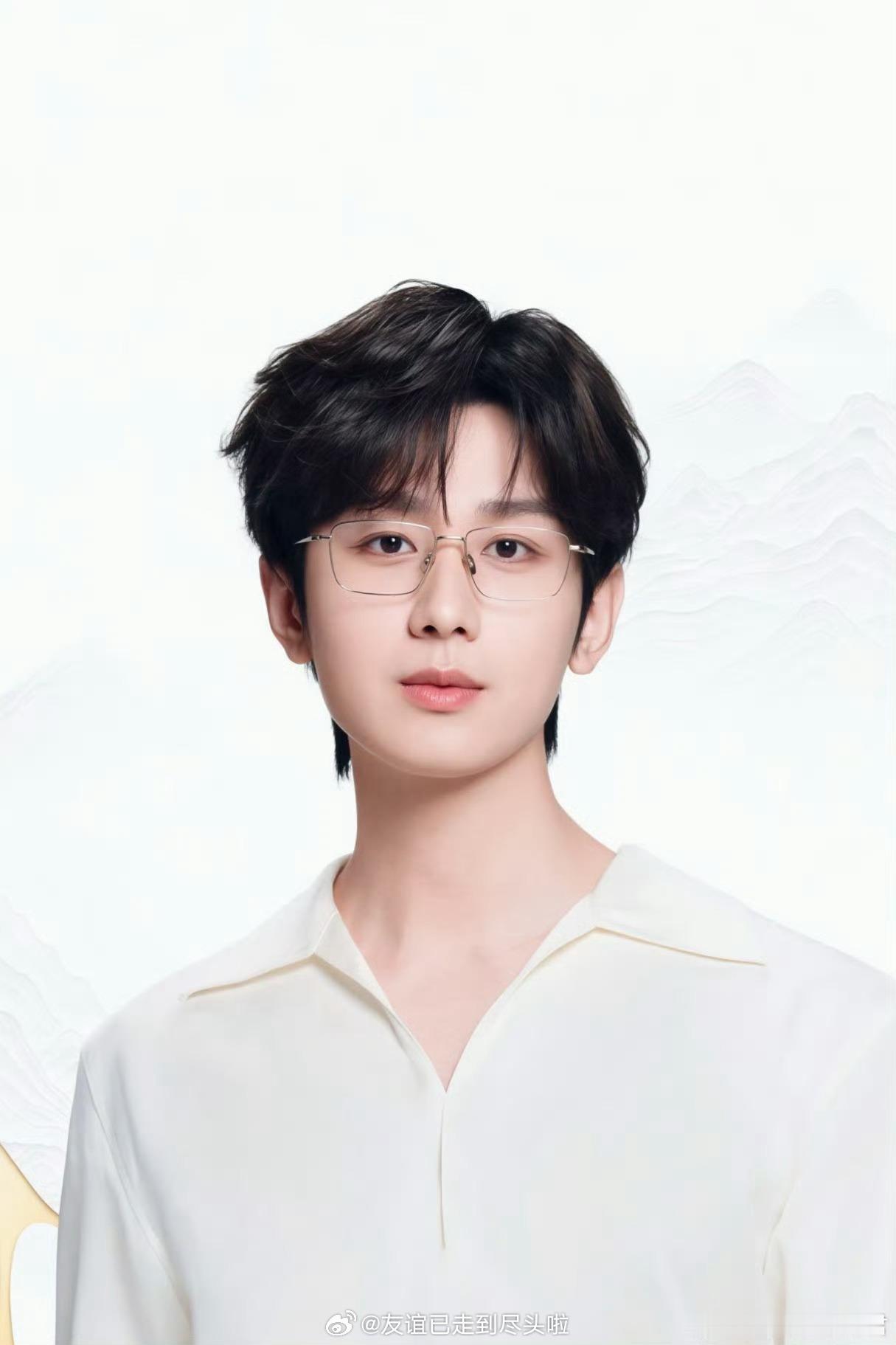 🍉：成毅《不见英雄花不开》，稻草熊24集当代军旅剧，和张黎导演《两京十五日》后