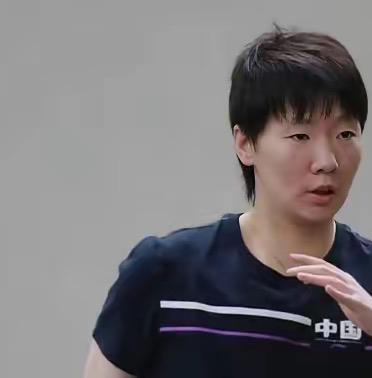 我女儿说：“王曼昱瘦了”。王曼昱在成都进行封闭训练，重庆冠军赛输给了大藤沙月，