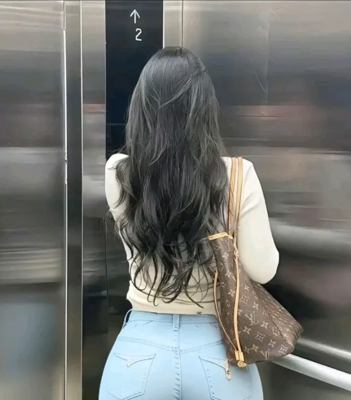 看这个包包，应该是富婆