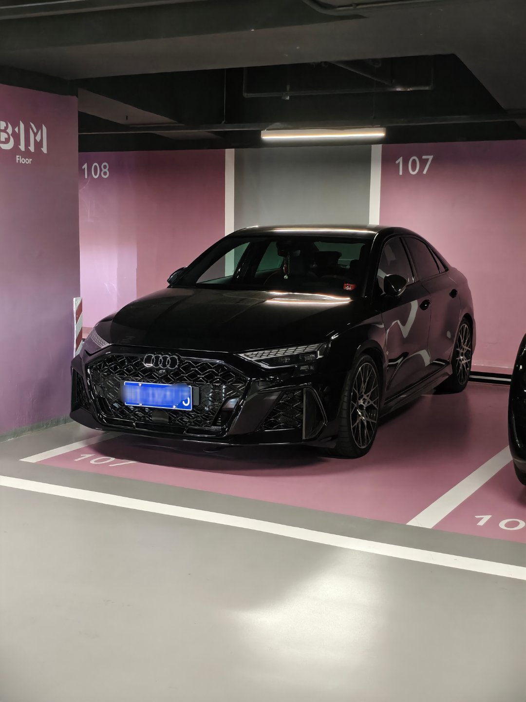 我次奥！还得是深圳啊！野生的平行进口的全新一代的RS3三厢？！！大v聊车奥迪r