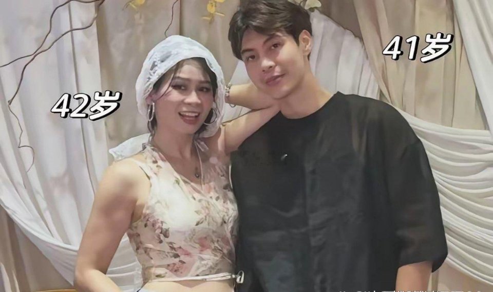 小伙子这是又换了个媳妇？