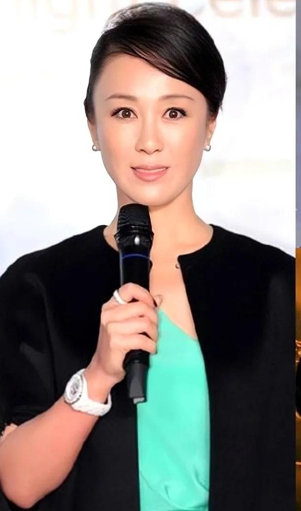 傅艺伟出事那年，整个圈子恨不得跟她撇清八辈祖宗的关系。就何晴一个人，去了。穿