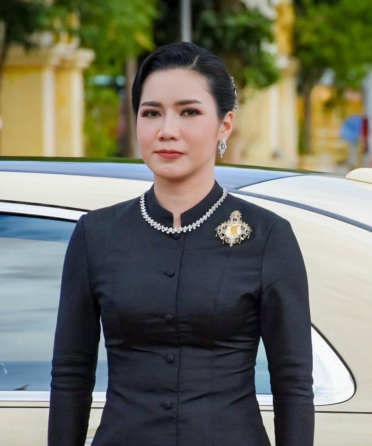 32岁查尤特拉真漂亮，是泰国后宫颜值天花板2025年11月5日下午2时30分，