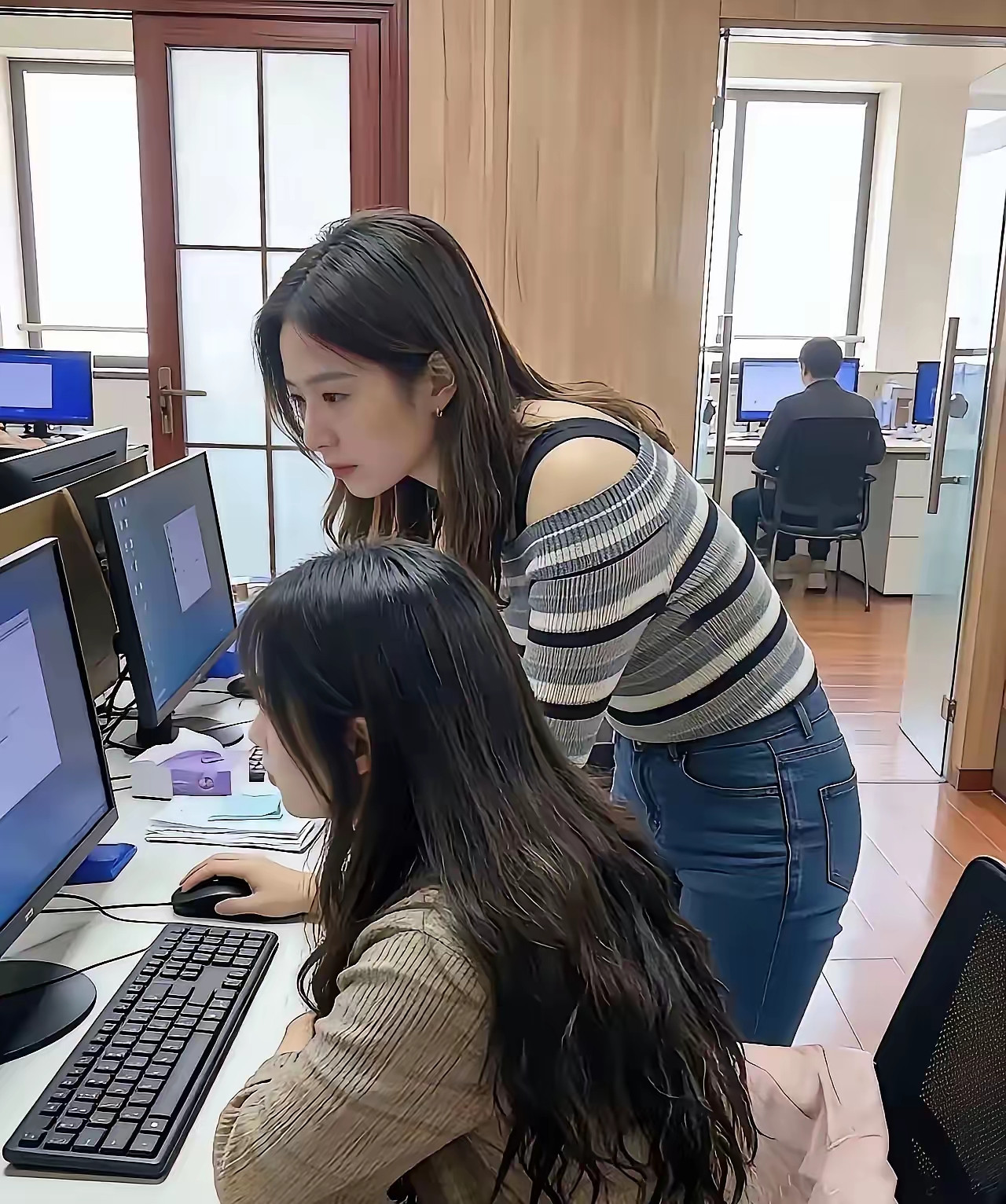 月薪5000，能把她追到手吗？