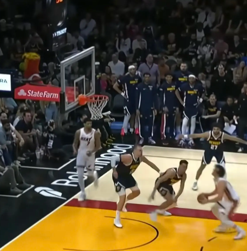 斯宾塞琼斯这赛季该不该来掘金琼斯的到来加强了防守和锋线尺寸，他的合同也是双向