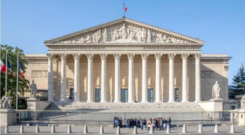 法国退出北约，动议已提交给法国议会法国已经两次改变军事地位政治的北约集