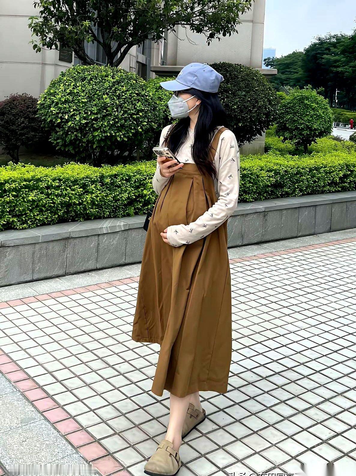 婆婆抬手打了怀孕7个月的儿媳两耳光。儿子没有在客厅还手，而是逼着父亲当场决定到