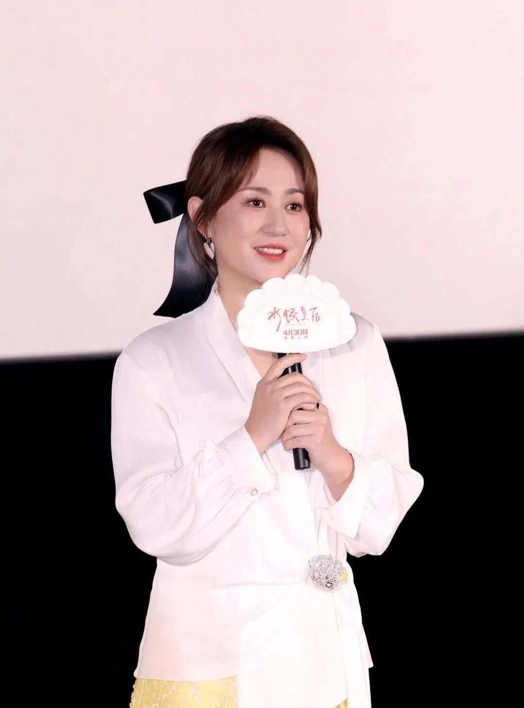 当两位最顶级的喜剧女演员哭了，得到的很多都是嘲讽，观众的感受是：风评真是个奇怪的