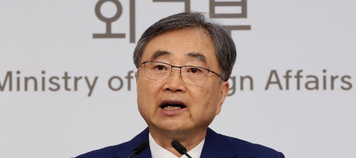 【韩国外长从美国回来后，对中国态度前倨后恭，一句话把白宫气坏了】韩国果然