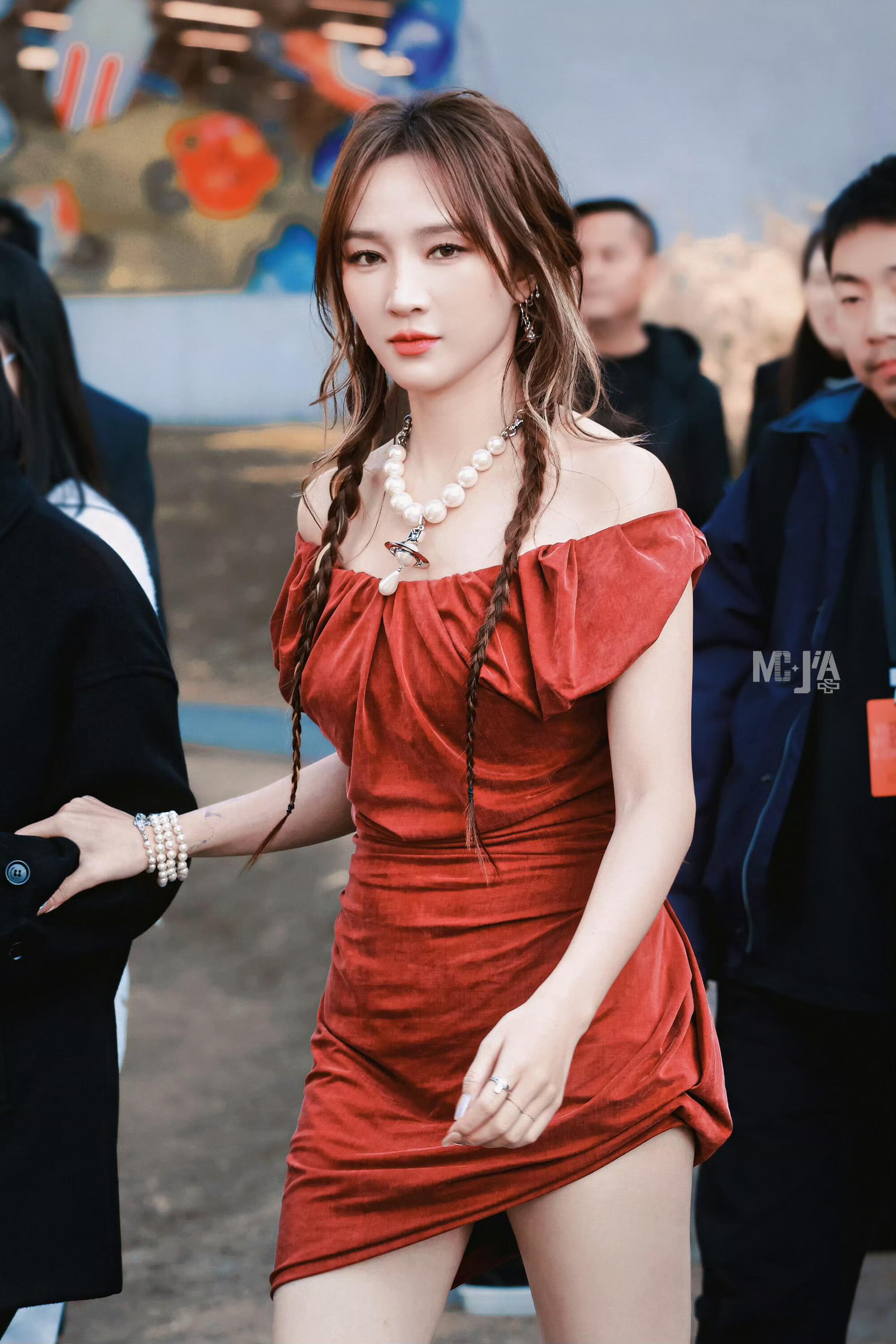 孟佳x大长腿太撩人