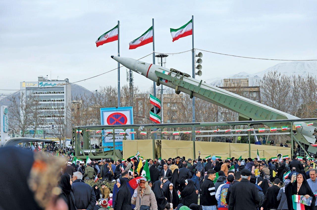 新闻快讯——伊朗一名高级国防官员表示，伊朗不会屈服于美国在其导弹计划问题上的要求