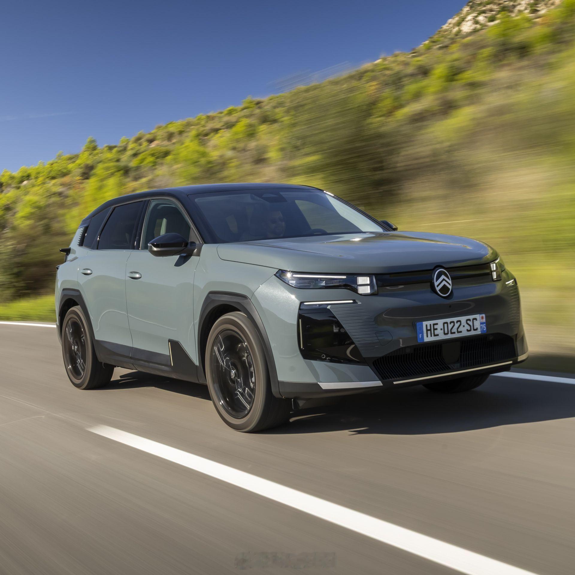 2026欧洲年度车大奖决赛名单出炉：雪铁龙C5Aircross、雷诺R4、奔驰C