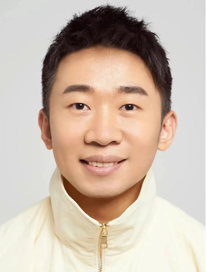 发现没，才华是能冲淡颜值的，杨迪总说自己巨丑，可他情商高，脑子反应非常快，让大家