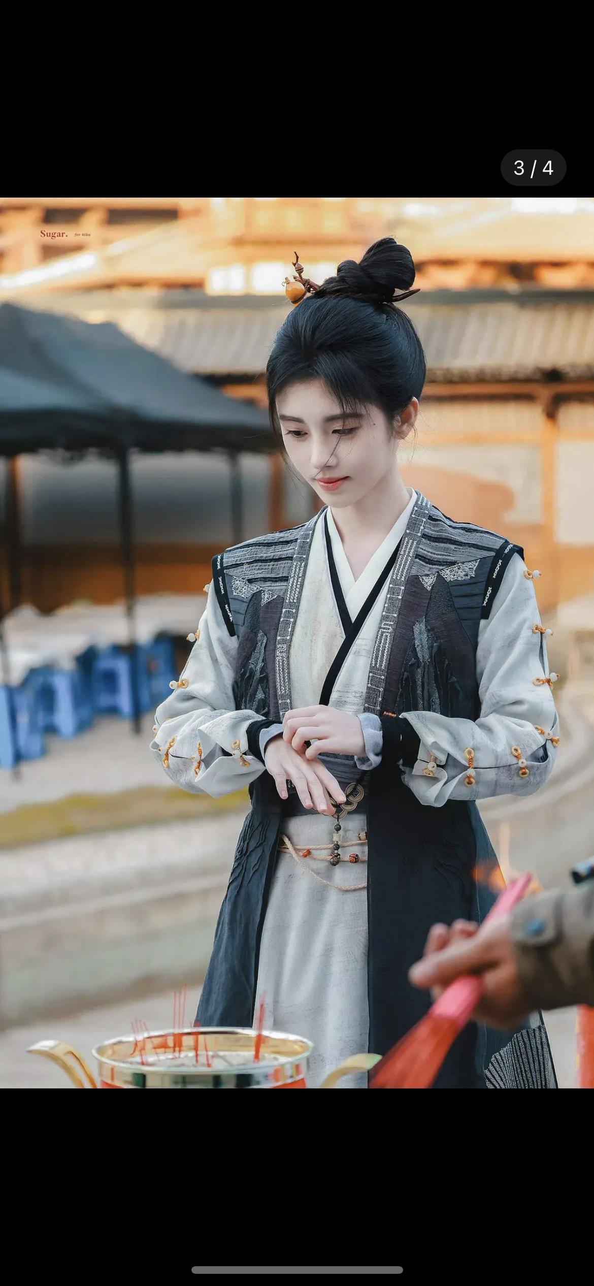 欢瑞和王一栩的恒星引力同样是小道士服化道，那个好一点​​​