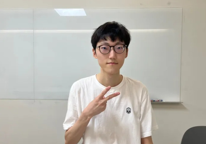 Nuguri: 在LPL单纯就是我能力不足 我觉得上单第一名是Zeus 他比我打得好太多了