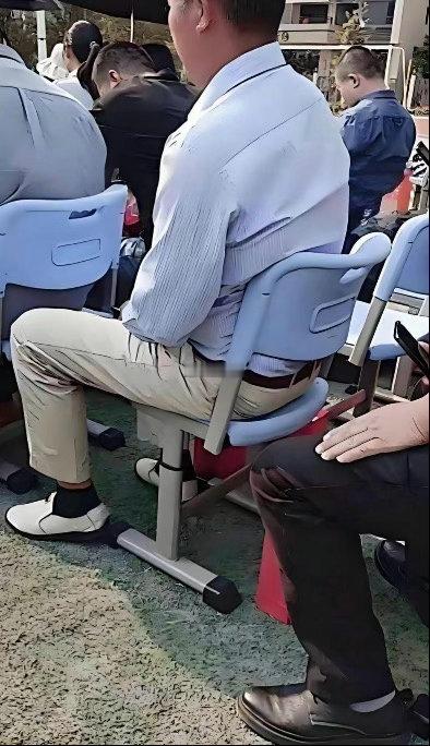 这学生真给家长长脸了