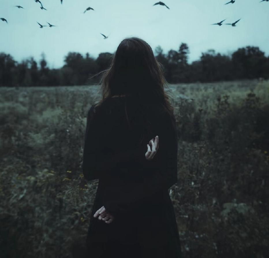 发人深省的一句话:“穷人在女人面前一文不值，女人在富人面前一文不值，富人在权力