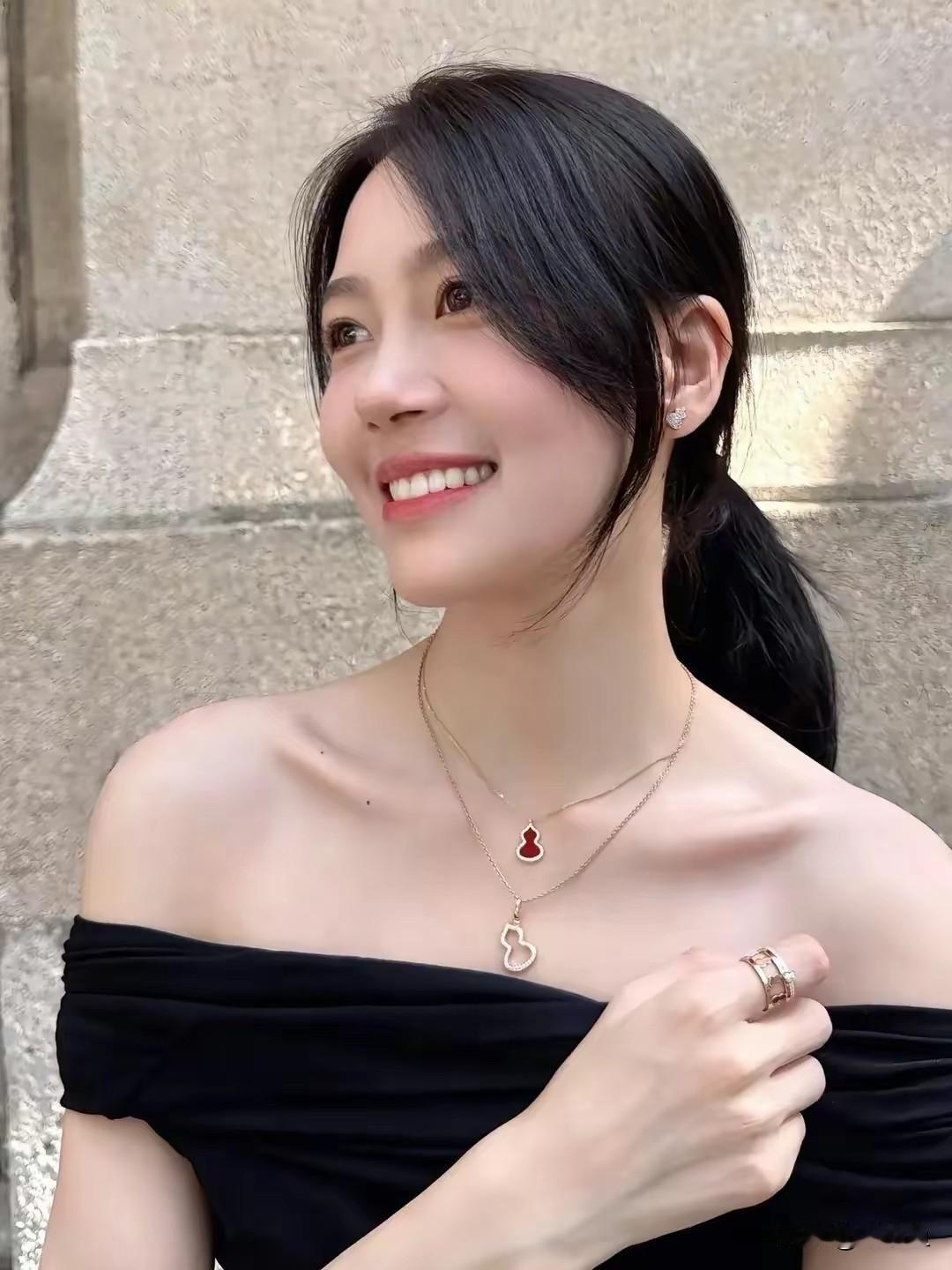 ①因为爱过，所以慈悲，因为懂得，所以宽容。②行到水穷处，坐看雲起时。③醉后不