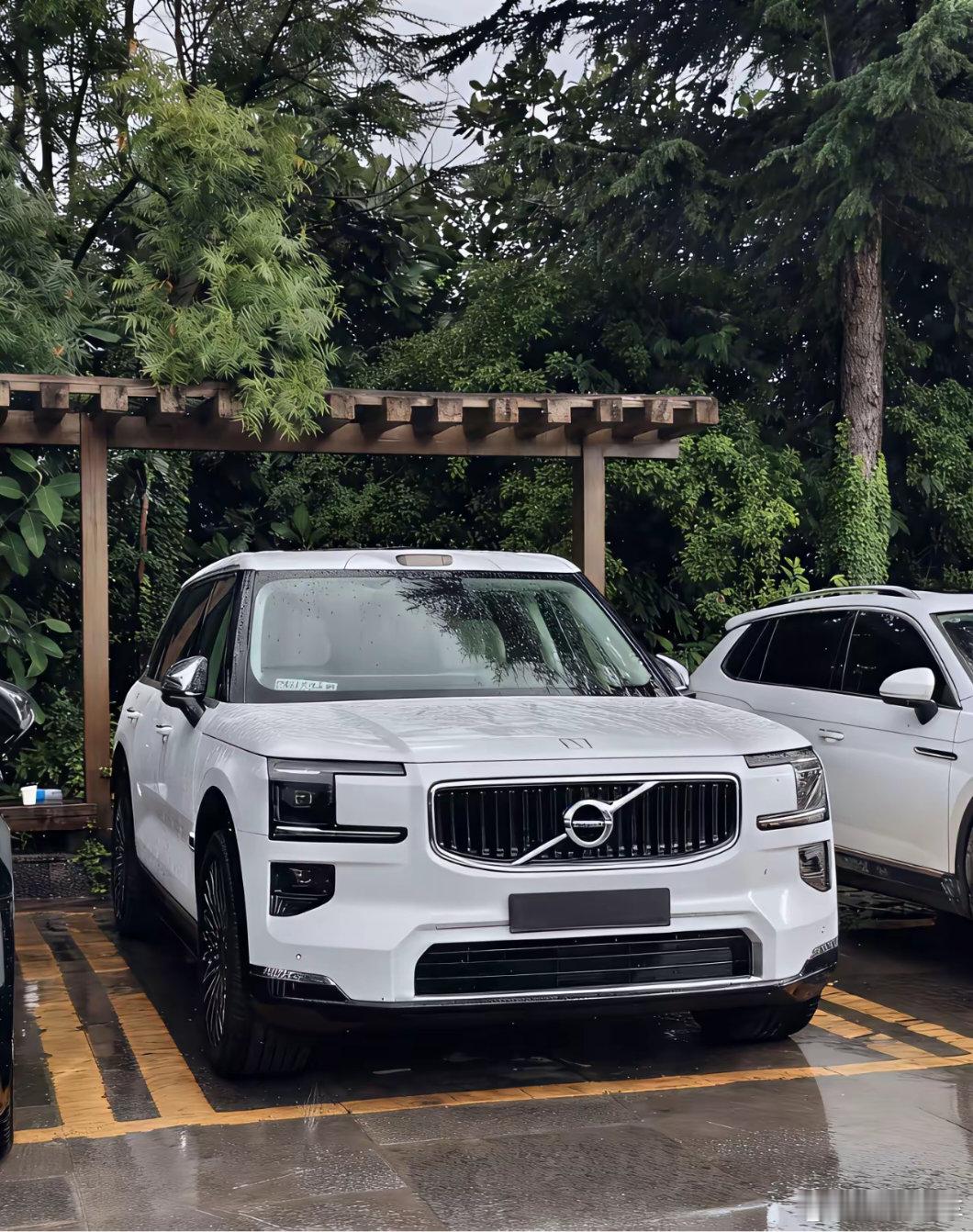 沃尔沃cx90这是要投胎中国新能源了，哈哈，这设计真是牛逼生活沃尔沃沃尔沃e90