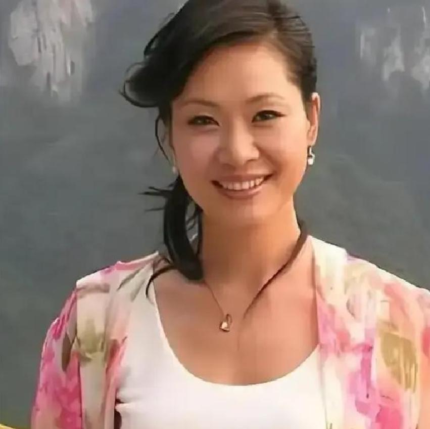 59岁的于文华，她卖掉了北京的房产，和丈夫李年搬回河北老家，住在河北农村一栋20