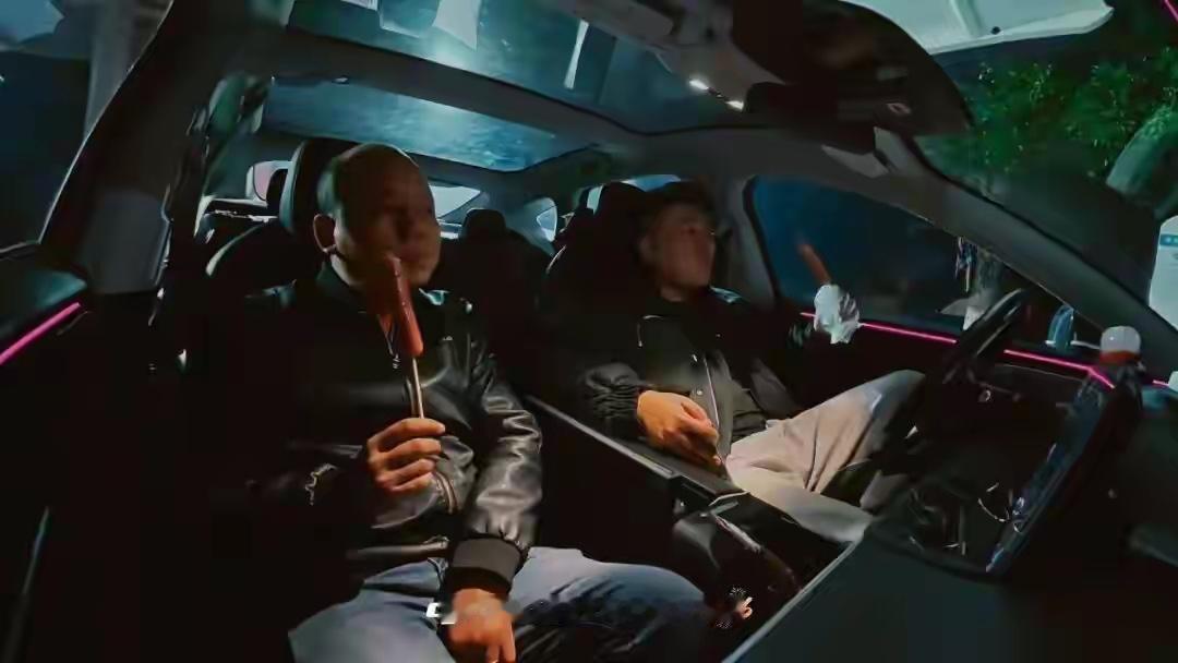 安徽一司机接了个800公里的订单到江西，却被拉着去吃席……【来源：安庆晚报】