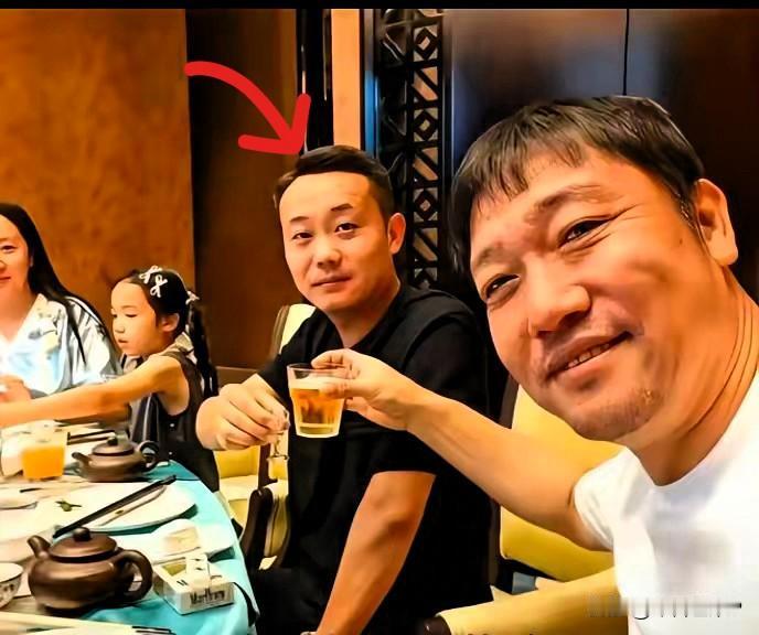 贾冰这次塌房不塌房，不敢说。但有一点敢肯定。那就是，以后他再也不会参加所谓的哥