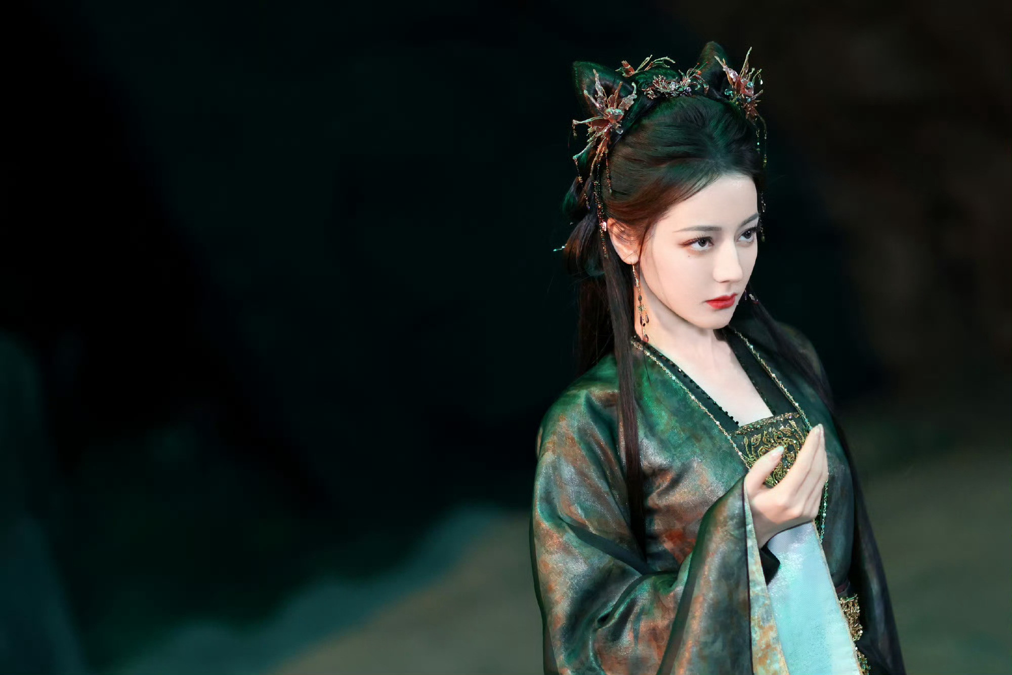 迪丽热巴贺思慕新照期待迪丽热巴，期待万灵之主贺思慕​​​