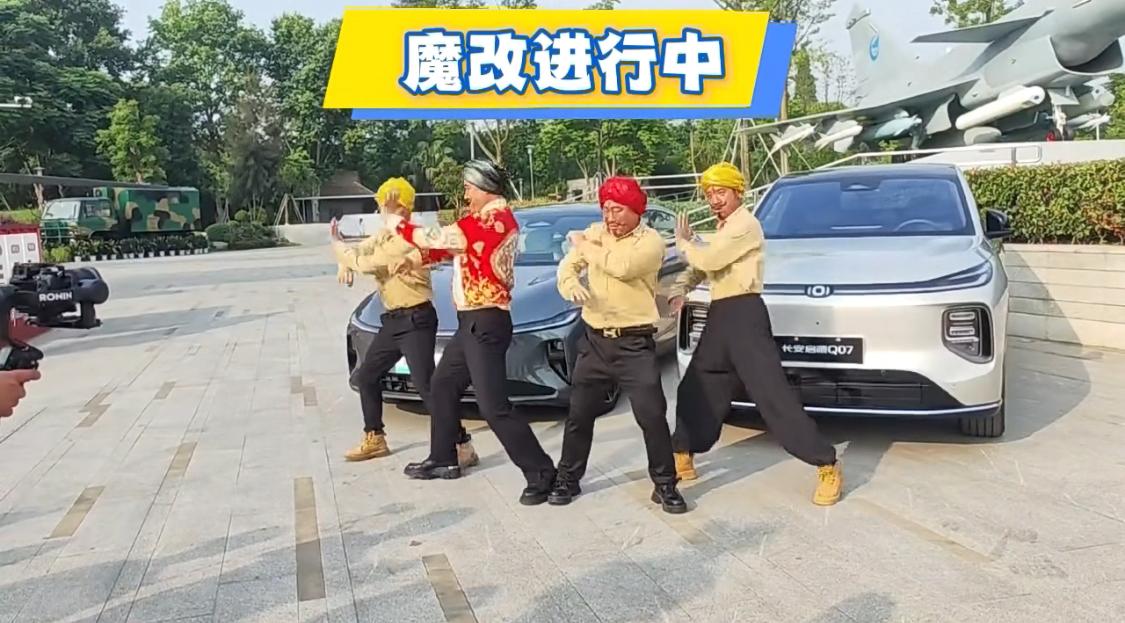豪哥哥团队，在网上火了很久了。最近因为5-7巴印空战后，创作的印度飞机掉了的视