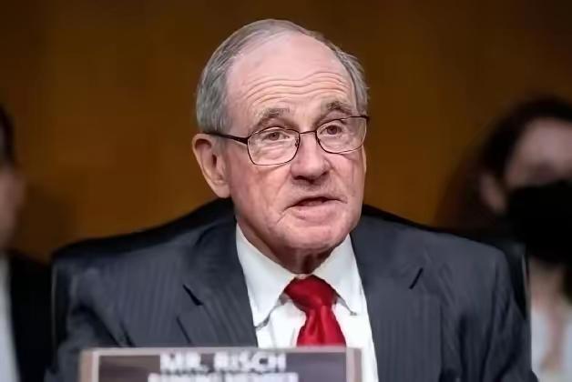 终于有美国人跳出来驳斥“斩杀线”了！美国共和党籍联邦参议员吉姆·里施，这位7