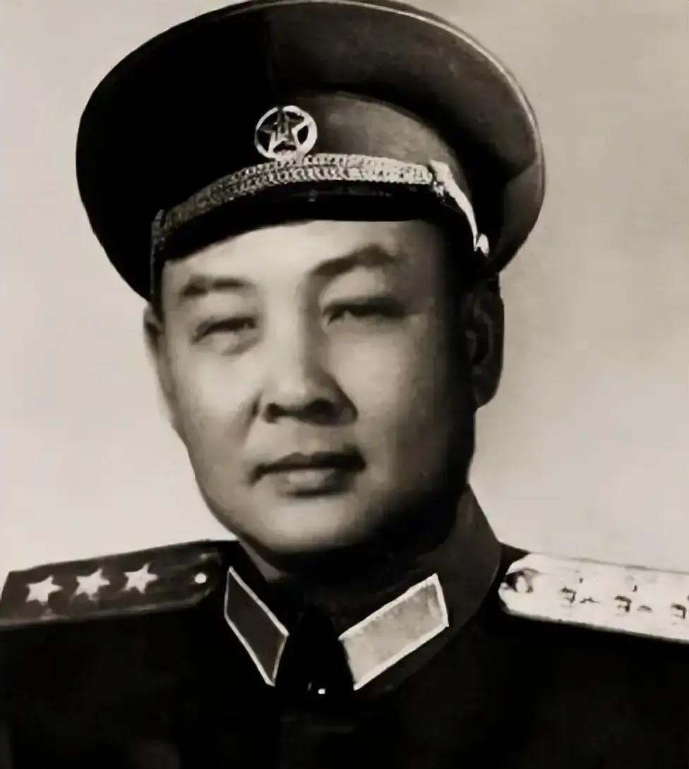 这位上将跟四野有缘：起初没去成东北，后来当了3年多四野参谋长1945年日军投降